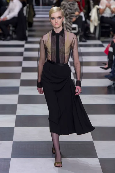 Look 1
